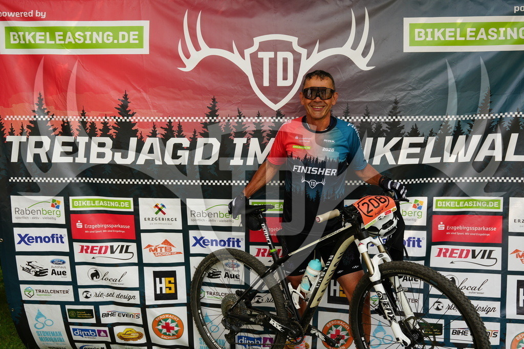 FC605711 | Fotogalerie der Treibjagd im Dunkelwald - Dein MTB Etappenrennen im Erzgebirge - Realisiert mit Pictrs.com