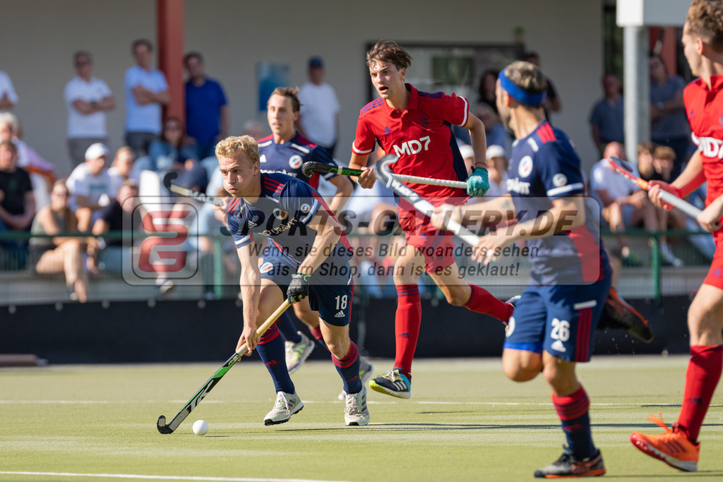 HK_20220903_109748 | 1. Bundesliga Herren Düsseldorfer HC - Mannheimer HC am 3.9.2022 DHC Düsseldorf, Düsseldorf , Mario Schachner ( Mannheimer HC #18 )