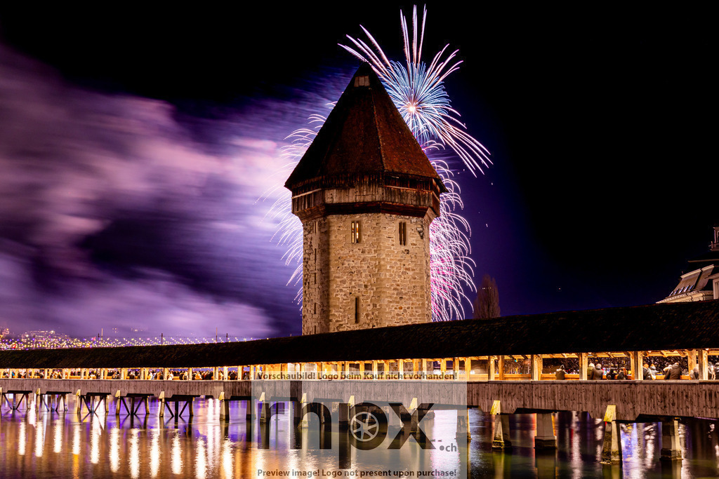  Neujahrszauber Luzern 2024 | Stimmungsvolle Fotokunst aus Luzern. Erlebe den Pilatus, den See und die Stadt Luzern in exklusiven Aufnahmen in der Fotogalerie & Shop. - Realisiert mit Pictrs.com
