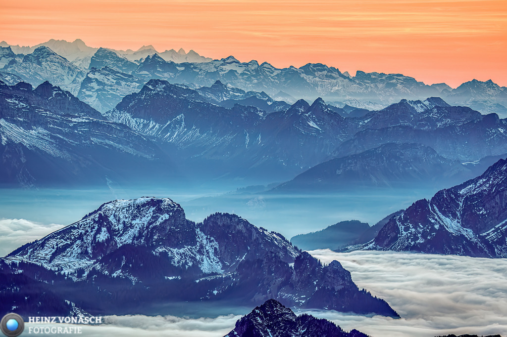 Säntis_0031 | Alle Bilder von Heinz Vonäsch Fotografie können alle zu günstigen Preisen gekauft werden! Download der Bilder, Ausdrucke, Postkarten, Tassen T-Shirts, Kalender, Alu- Dibond usw. - Realisiert mit Pictrs.com