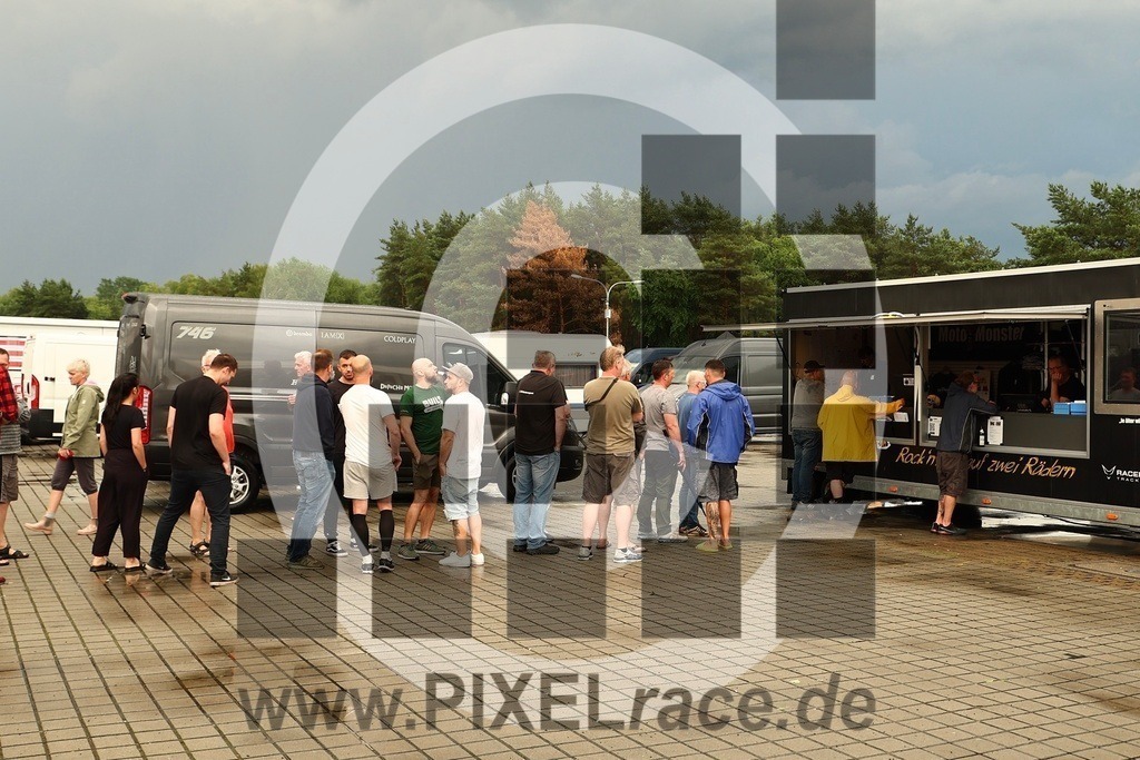 social-20240604_33471 | Schöne Erinnerungen an spannende Momente - das festzuhalten ist unser Job. PIXELrace.de ist seit 2003 auf den Rennstrecken Europas unterwegs um die Action draußen beim Fahren und die wunderbare Stimmung imm Fahrerlager für euch einzufangen.