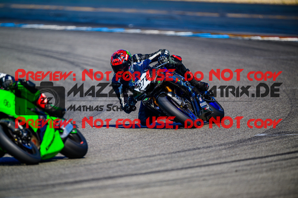 MaZZes_FotoMatrix_240520_6007705_8536 | WEISS