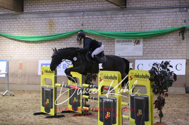 IMG_0917 | Turnierfotos kaufen im Webshop von Daniel Kuhl Photography – entdecke professionelle Reitsportfotos aus Turnieren & Events. Hochwertige Turnierbilder online bestellen & sichern. Jetzt Fotos von Reitsportturnieren kaufen!