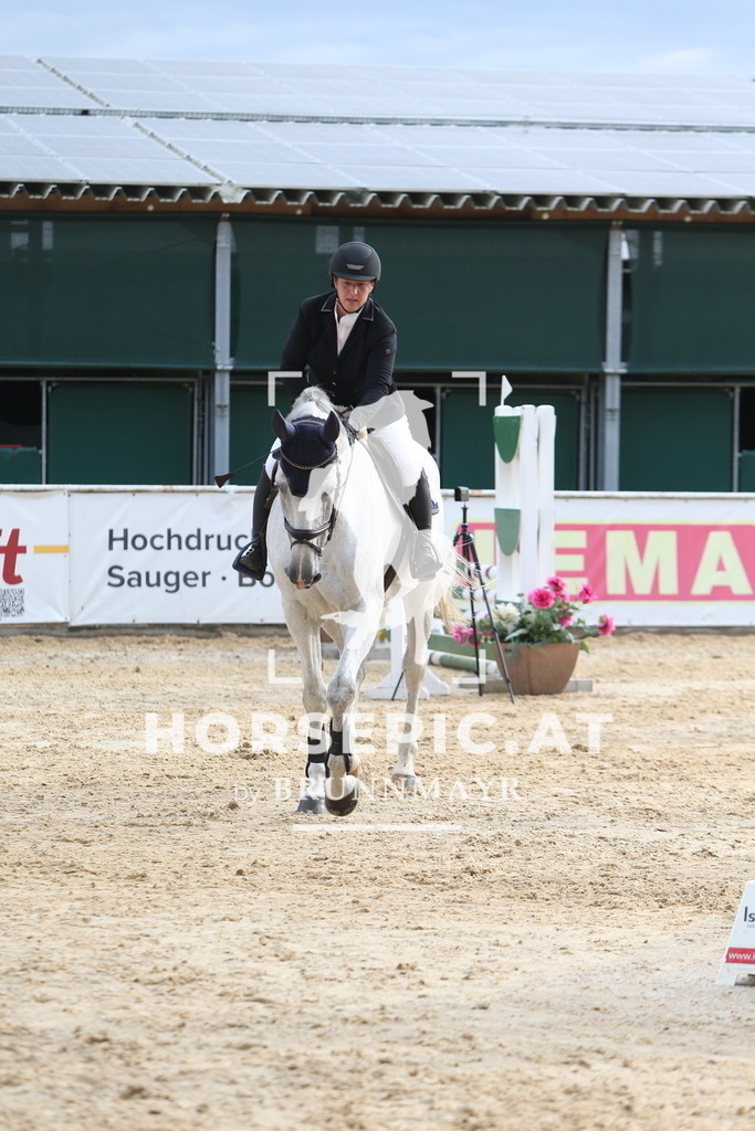 DL2Q0475 | Willkommen bei Brunnmayr - Design & Fotografie – Ihrem Spezialisten für Reitturniere und Pferdeveranstaltungen in Oberösterreich, Salzburg und Bayern! Seit über 17 Jahren sind wir leidenschaftlich dabei.