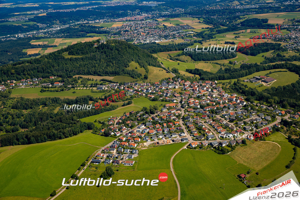 Das Luftbild zeigt : Rechberg Schwäbisch Gmünd - Die Luftaufnahme wurde 2024 vom UL-Flugzeug aus erstellt ( keine Drohne ) - Hochauflösende Luftaufnahme - Für grossformatige Ausdrucke geeignet. Die Geschenkidee !Mit Lizenz und Bildrechte bestellbar