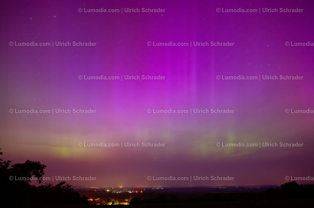 10049-13223 - Polarlicht am Huy | Stockfoto und Bilderpool mit Bildmaterial aus Deutschland, dem Harz, Halberstadt, Quedlinburg, Wernigerode und weltweit. Qualitativ hochwertige und professionelle Fotos anschauen und kaufen. - Realisiert mit Pictrs.com