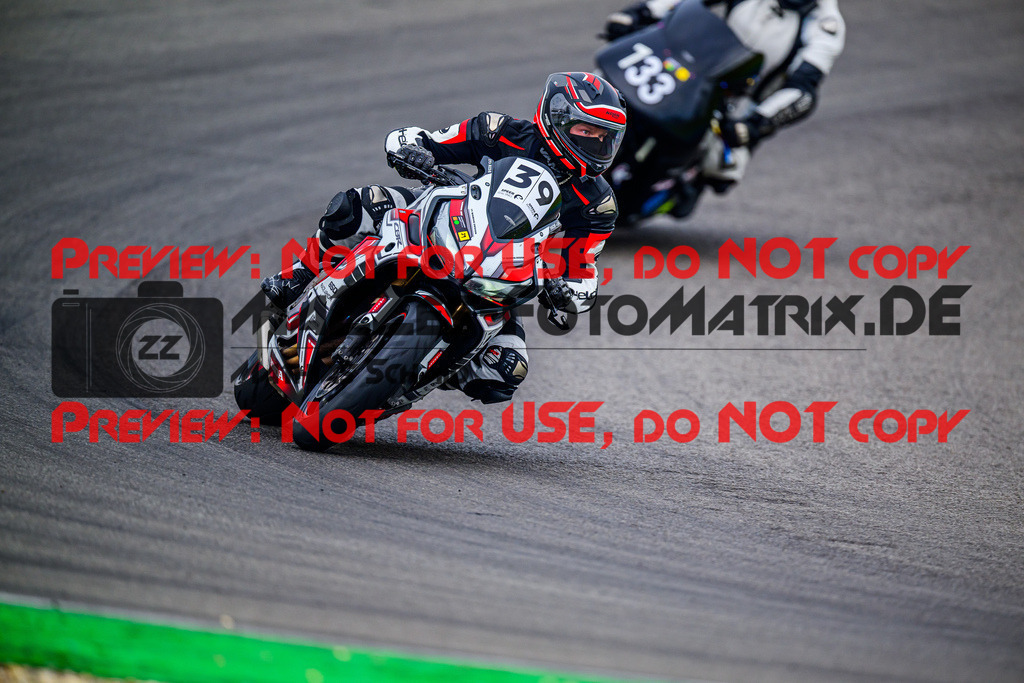 MaZZes_FotoMatrix_240614_6007705_3550 | GELB