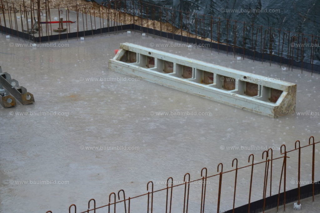 bib-lg04-betonarbeiten-0084 | Nach LV-Leistungsgruppen sortierte Detailfotos über den Bau eines Hauses. Alle Hausbau-Bilder direkt vom Urheber und Autor der Website Haus-Selber-Bauen.com