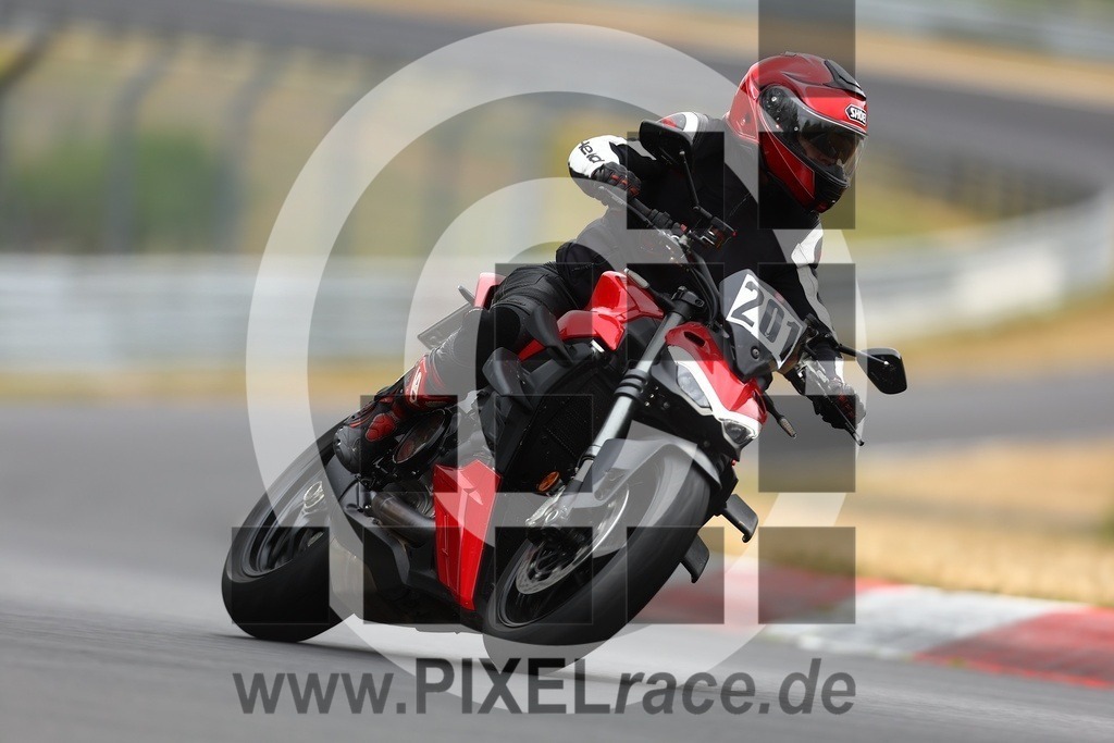 0201-20260722_00715 | Schöne Erinnerungen an spannende Momente - das festzuhalten ist unser Job. PIXELrace.de ist seit 2003 auf den Rennstrecken Europas unterwegs um die Action draußen beim Fahren und die wunderbare Stimmung imm Fahrerlager für euch einzufangen.