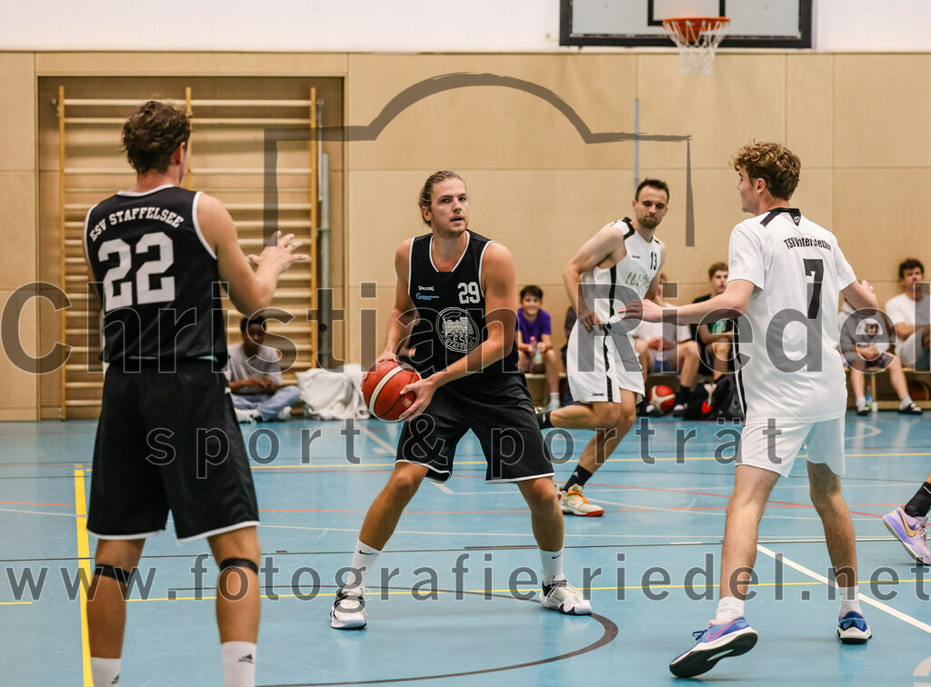 2023-10-08_059_TSV_Vaterstetten_gegen_ESV_Staffelsee | Vaterstetten, Deutschland, 08.10.2023:
Basketball, Bayernliga Herren Süd 2023 / 2024, 3. Spieltag, TSV Vaterstetten gegen ESV Staffelsee, Endergebnis: 62:90

Foto: Christian Riedel / fotografie-riedel.net