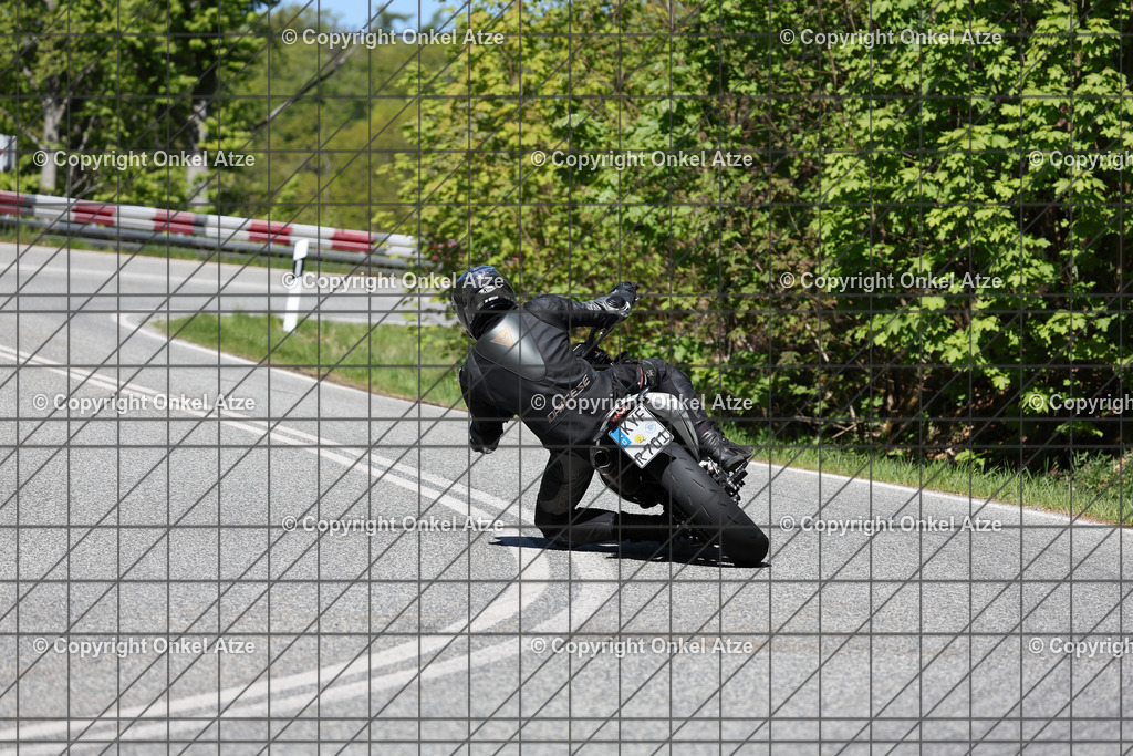 IMG_9575 | Fotograf am Kyffhäuser. Onkel Atze. Kyffhäuser Rennstrecke. Café36. Motorsportfotografie. - Realisiert mit Pictrs.com