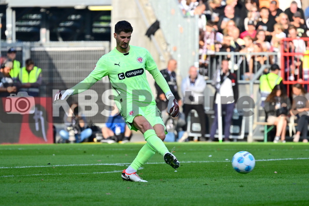KBS Picture_FCStPauli-AtalantaBergamo_Test_030 | Vasilj Nikola (St.Pauli) ,Sportplatz :  Millerntor Stadion, - Realisiert mit Pictrs.com