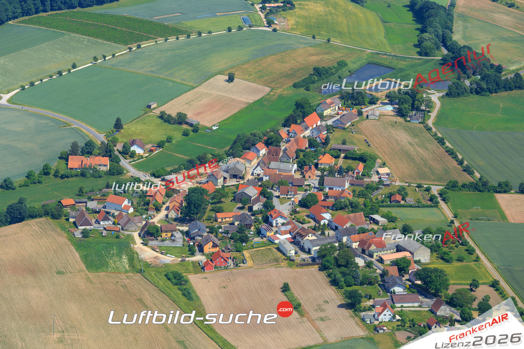 Die Luftaufnahme Eckersbach - Schlüsselfeld wurde vom UL-Flugzeug (keine Drohne) aus fotografiert.Hohe Druck- Auflösung-die Geschenkidee!
