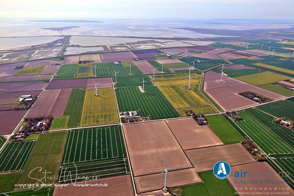 Luftbilder Cecilienkoog | Luftbilder sind Landschaftsaufnahmen, die mit analogen Kameras aus Flugzeugen erstellt werden.Sie bieten eine einzigartige Perspektive auf die Struktur und das Aussehen von Cecilienkoog.