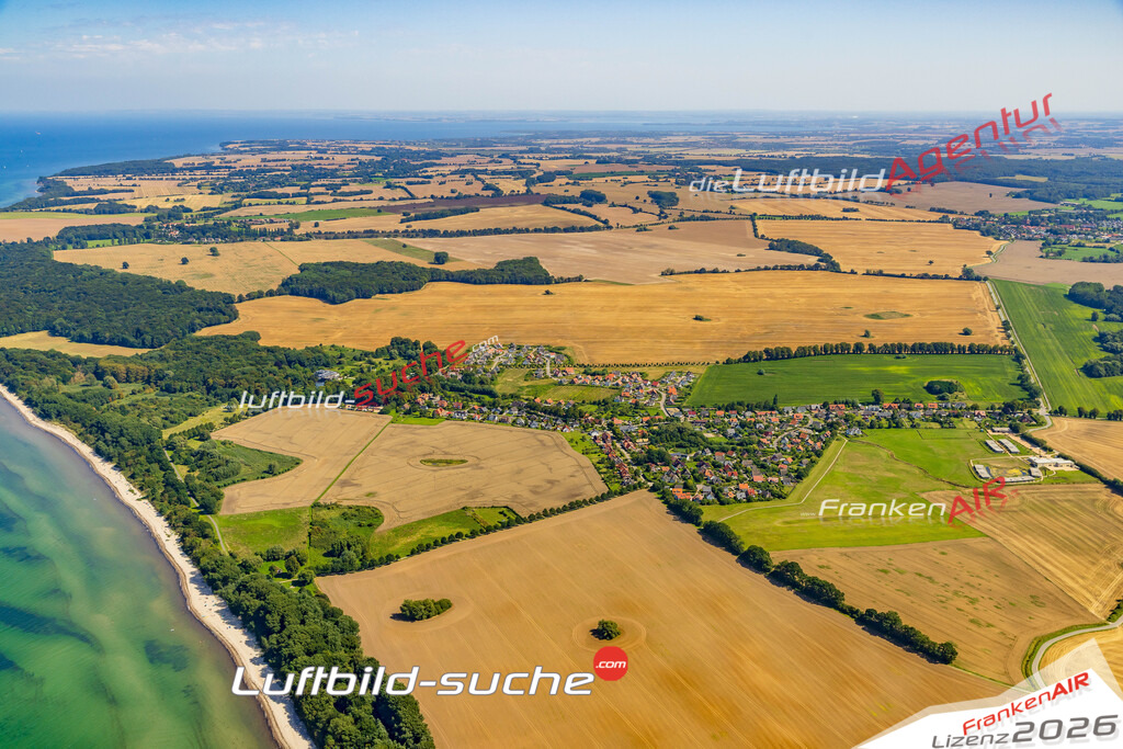 Kalkhorst Bild- Das Luftbild wurde 2025 vom UL-Flugzeug heraus erstellt ( keine Drohne bzw. Drohnenaufnahme ) - Hochauflösende Luftaufnahme -Nicht vergleichbar mit Google Maps oder Satelittenbilder- Die Geschenkidee !Mit Lizenz und Bildrechte bestellbar - CC