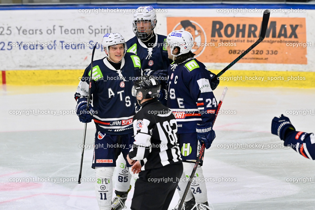 ATSE Graz vs. EHC Lustenau | Jubel ATSE Graz Mannschaft, #56 Matijevic Filip ATSE Graz, #11 Hohl Maximilian ATSE Graz, #24 Wickstrom Cody ATSE Graz, ATSE Graz vs. EHC Lustenau, ATSE Graz vs. EHC Lustenau am 14.02.2026 in Graz (Merkur Eishalle ), Austria, (Photo by Bernd Stefan)