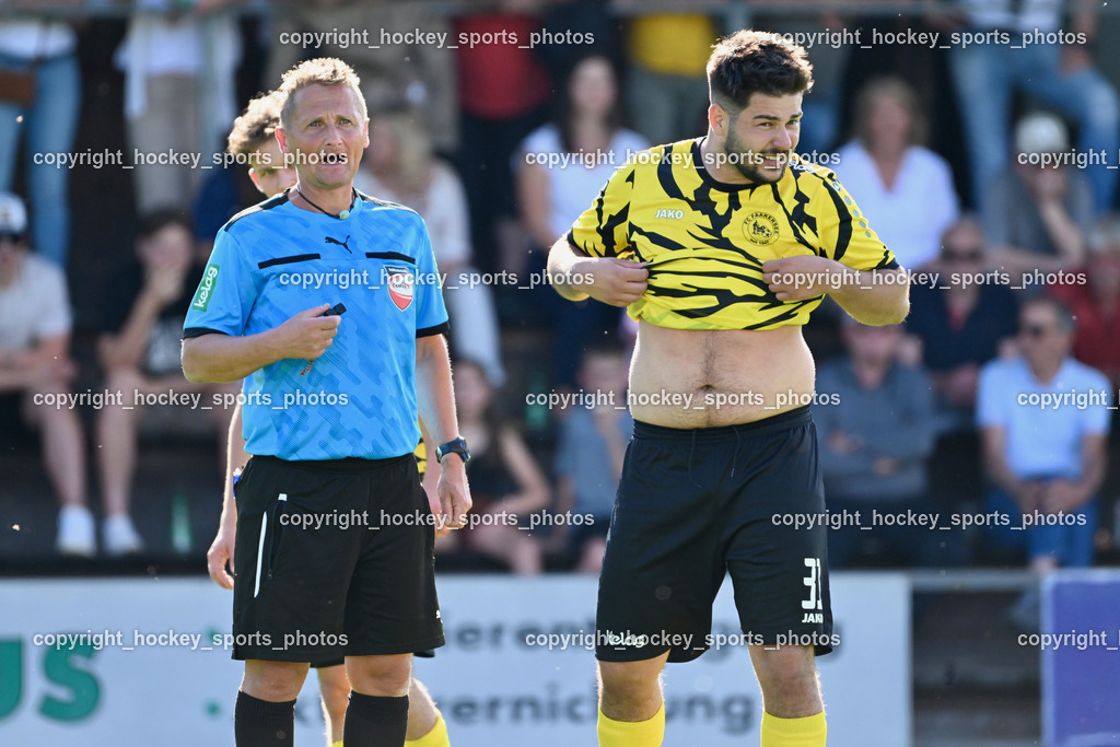 SC Magdalen vs. FC Faakersee | Jürgen Fischer Referee, #31 Arnel Mulahalilovic FC Faakersee, SC Magdalen vs. FC Faakersee, SC Magdalen vs. FC Faakersee am 14.04.2024 in Villach (Sportplatz St. Magdalen), Austria, (Photo by Bernd Stefan)
