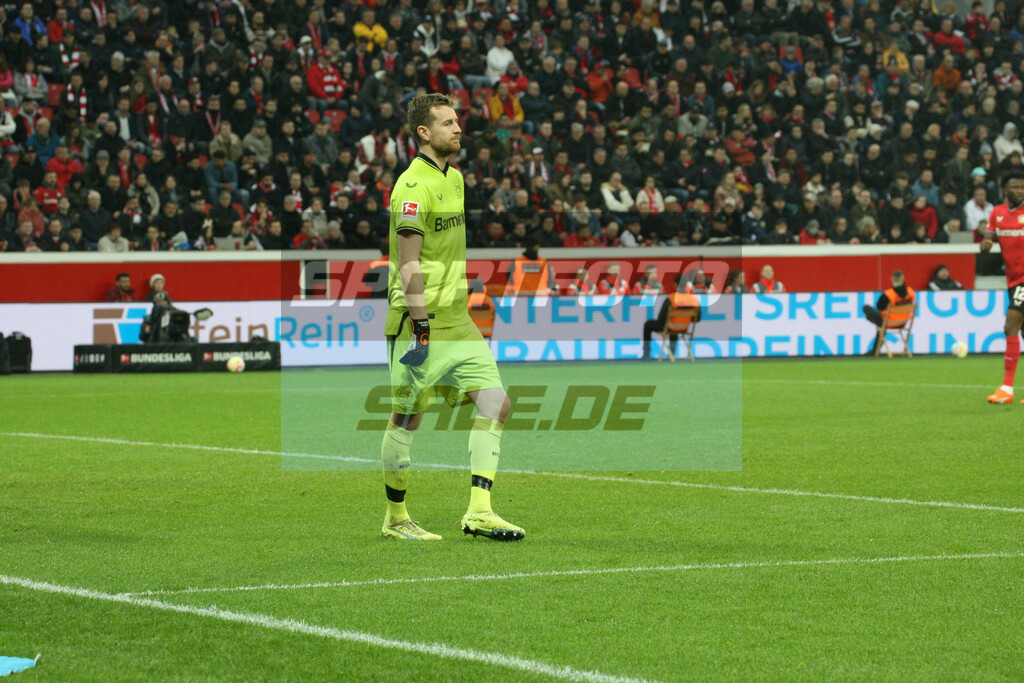Bayer 04 Leverkusen - FC Bayern München | Lukas Hradecky - © Sportfoto-Sale (MK - Realisiert mit Pictrs.com