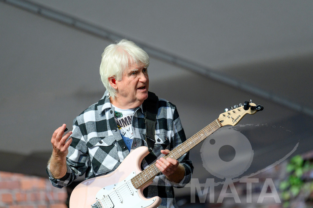 _DWA2636 | John Lees von John Lees' Barclay James Harvest live bei einem Konzert in Serenadenhof Nürnberg, 01.07.2023 - Realisiert mit Pictrs.com