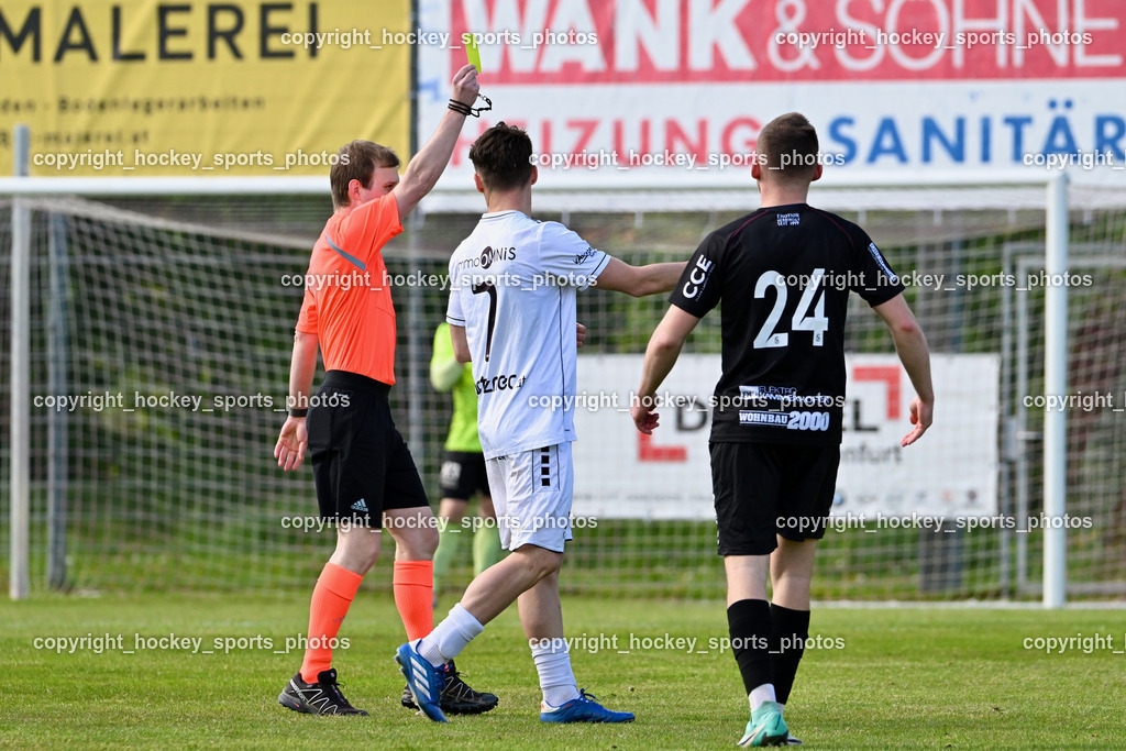 ASK Klagenfurt vs. SK Vorwärts Steyr 21.4.2024 | Florian Sabathi Referee, Gelbe Karte, #7 Bondan Romaniuk ASK Klagenfurt, #24 Mirsad Sulejmanovic SK Vorwärts Steyr, ASK Klagenfurt vs. SK Vorwärts Steyr 21.4.2024, ASK Klagenfurt vs. SK Vorwärts Steyr am 21.04.2024 in Klagenfurt (ASK Sportzentrum Fischl), Austria, (Photo by Bernd Stefan)
