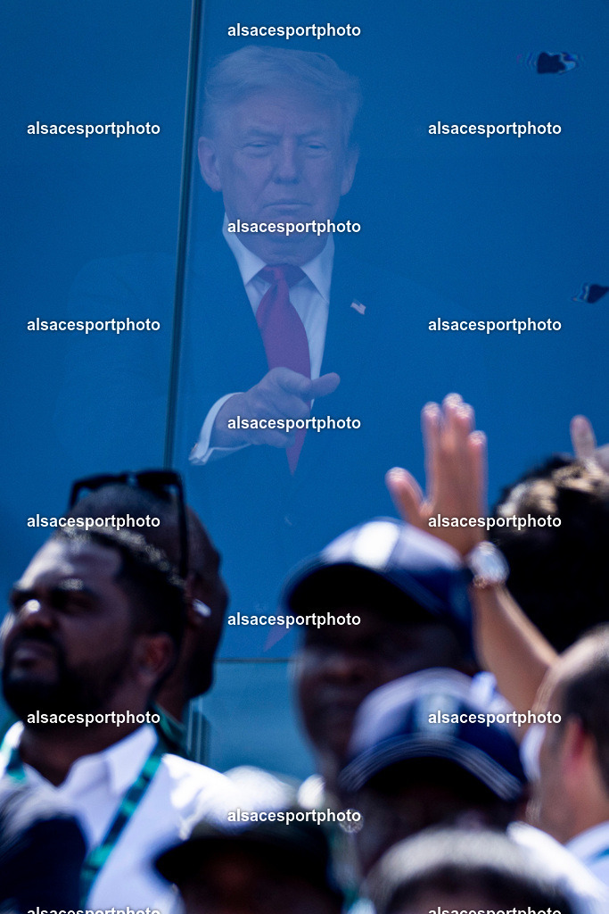 FOOTBALL : Argentine vs Espagne – Finale de la Coupe du Monde FIFA 2026. New York New Jersey Stadium, East Rutherford, New Jersey, États-Unis. 19/07/2026. | Donald Trump assisté à la finale de la Coupe du Monde de la FIFA 2026 entre l'Argentine et l'Espagne au New York New Jersey Stadium, à East Rutherford (New Jersey), le 19 juillet 2026, aux États-Unis, depuis la tribune officielle.