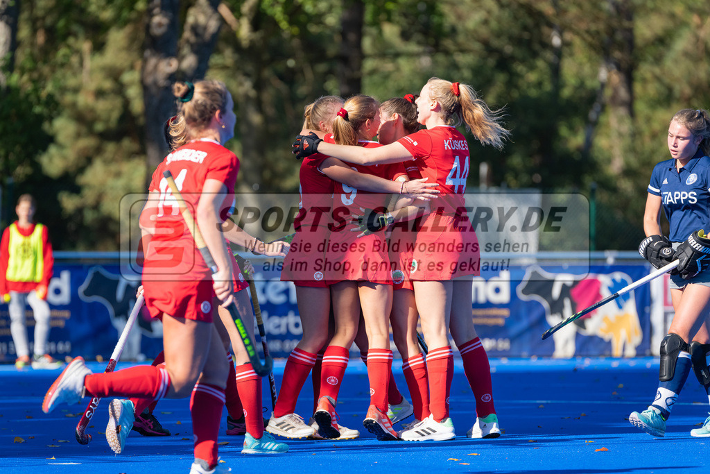 HK_20221009_100678 | 2. Bundesliga Damen Crefelder HTC - Hannover 78 am 9.10.2022 Crefelder HTC, Krefeld , Küskes Anna ( Crefelder HTC #44 ) , Michler Lotta ( Crefelder HTC #9 )