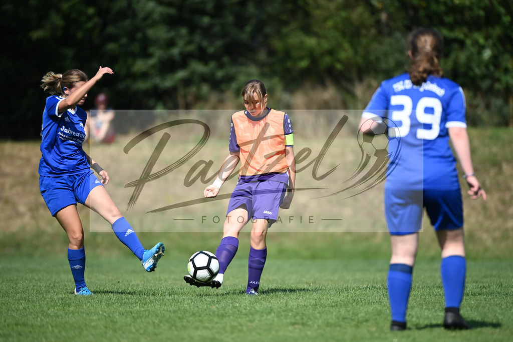 VFBGRE20200816_0061 | Fussball, Frauen:   bei dem Testspiel zwischen VfB Schinkel und TSG 07 Burg Gretesch IV auf der Sportanlage am Zuschlag am 16.08.2020 in Osnabrueck, Deutschland. - Realisiert mit Pictrs.com