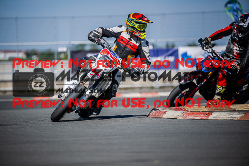 MaZZes_FotoMatrix_220903_0559 | UE40