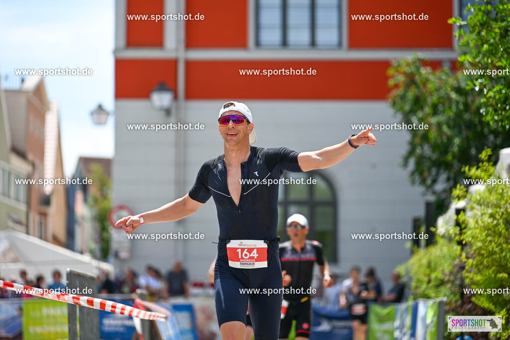 SZI_7102 | Stadttriathlon Erding 2025. #yourpictrs #sportshot_your_pictrs @Sportshotphotography #stadttriathlonerding Copyright: www.sportshot.de