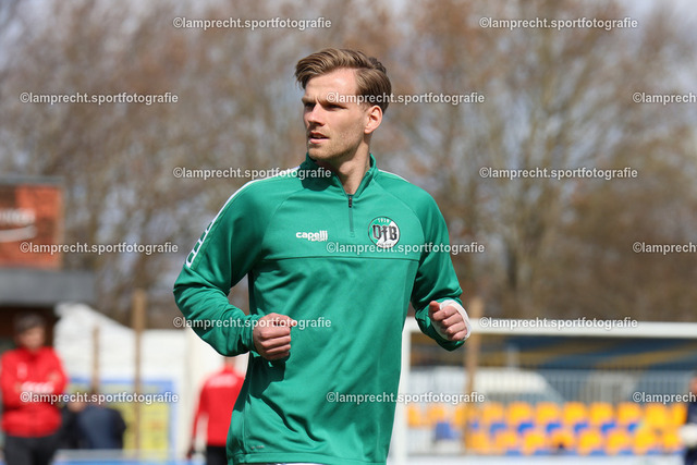 Fußball I Herren I Saison 2025-2026 I SHFV-Lotto-Pokal I Halbfinale I SV Todesfelde - VfB Lübeck 010 | Luca Menke (5, VfB Lübeck) - Realisiert mit Pictrs.com