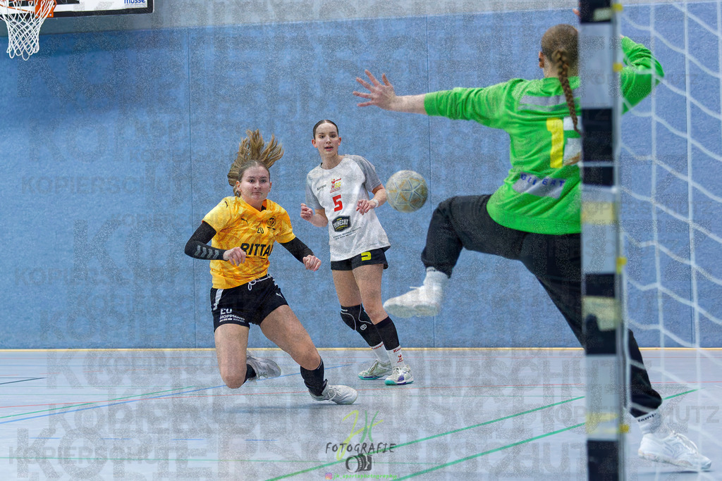 Frauen Oberliga Mitte (HHV); HSG Eibelshausen/Ewersbach - HSG Wettenberg II | Frauen Oberliga Mitte (HHV); HSG Eibelshausen/Ewersbach - HSG Wettenberg II am 13.12.2025 in Steinbrücken (Sporthalle am Hammerweiher)Photo © 2025 - Jörg Heinrich - Realisiert mit Pictrs.com