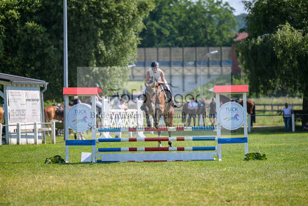 Reitturnier Voxtrup | Entdecke hochwertige Reitturnierfotos von Foto Oger. Professionell, emotional und authentisch – jetzt Lieblingsmomente im Shop bestellen.Deutschlandweite Turnierfotografie. - Realisiert mit Pictrs.com