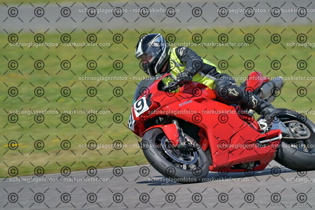 26BT02-2068 | markuskiefer.com - Realisiert mit Pictrs.com