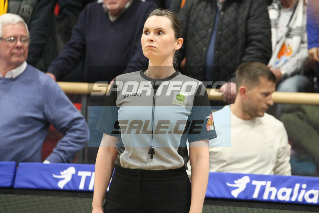 Phoenix Hagen - Nürnberg Falcobns | Schiedsrichterin - © Sportfoto-Sale (MK) - Realisiert mit Pictrs.com