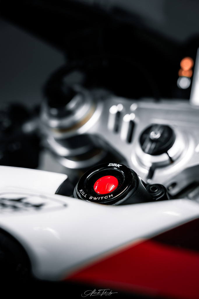 Ducati Panigale V4S | Entdecken Sie die faszinierende Welt von Alexander Tschuncky Arts: Kreative Fotografie, atemberaubende Automobilkunst und hochwertiger Bilderdruck. Lassen Sie sich inspirieren! - Realisiert mit Pictrs.com