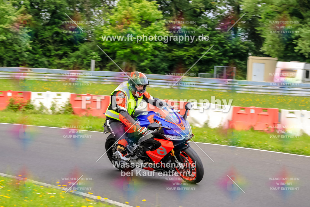 VBK-7249 | Hier findet Ihr Bilder von Touristenfahrten auf der Nürburgring Nordschleife oder von anderen Veranstaltungen die ich besucht habe. Viel Spass beim Durch Schauen 