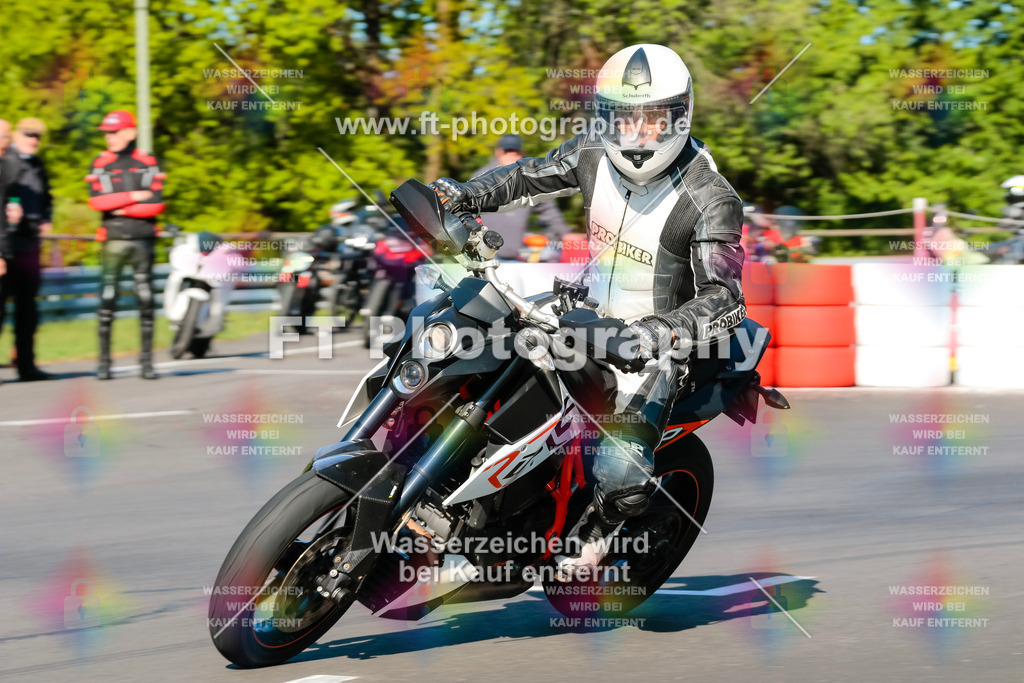 Moto-TeamOBK-21125 | Hier findet Ihr Bilder von Touristenfahrten auf der Nürburgring Nordschleife oder von anderen Veranstaltungen die ich besucht habe. Viel Spass beim Durch Schauen 
