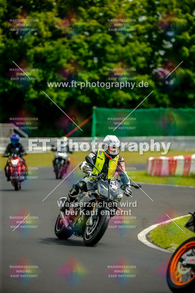 VBK-4941 | Hier findet Ihr Bilder von Touristenfahrten auf der Nürburgring Nordschleife oder von anderen Veranstaltungen die ich besucht habe. Viel Spass beim Durch Schauen 