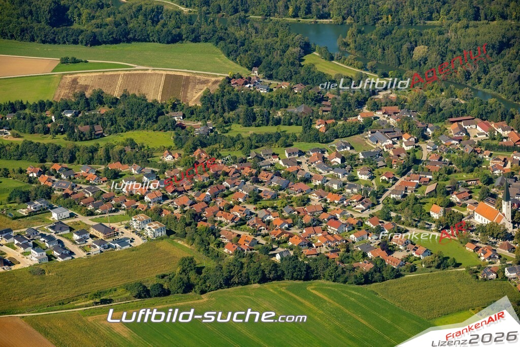 Das Luftbild zeigt :  Mamming - Die Luftaufnahme wurde 2023 vom UL-Flugzeug aus erstellt ( keine Drohne ) - Hochauflösende Luftaufnahme - Für grossformatige Ausdrucke geeignet. Die Geschenkidee !Mit Lizenz und Bildrechte bestellbar