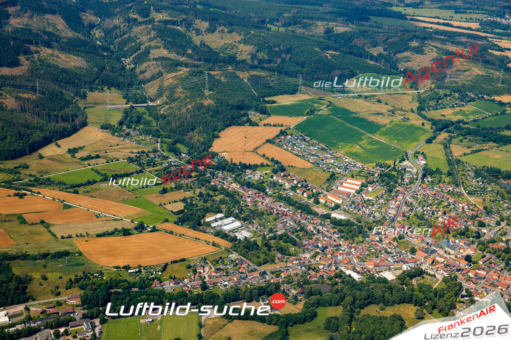 Das Luftbild zeigt : Gehren Ilmenau - Die Luftaufnahme wurde 2024 vom UL-Flugzeug aus erstellt ( keine Drohne ) - Hochauflösende Luftaufnahme - Für grossformatige Ausdrucke geeignet. Die Geschenkidee !Mit Lizenz und Bildrechte bestellbar