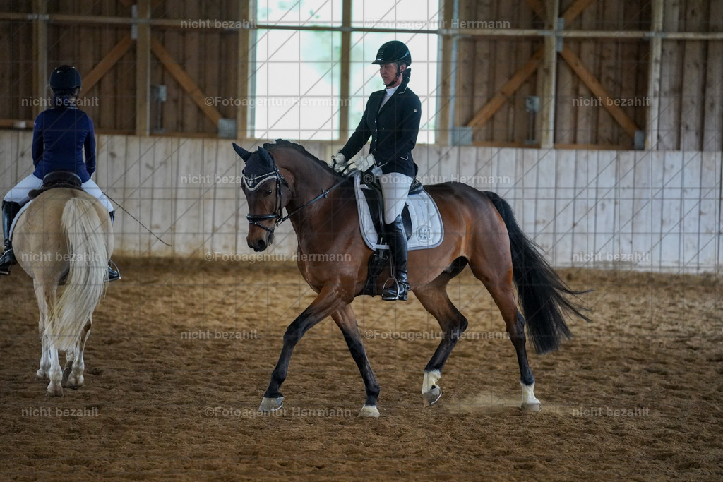 20230518-FAH04738 | Frühjahrsturnier, Landsberg am Lech, 2023, Reitclub Landsberg, Turnierbilder, Fotos Turnier Landsberg, Fotoagentur Herrmann, Turnierfotografen Bayern, Reitsport Fotograf, Pferde Fotograf