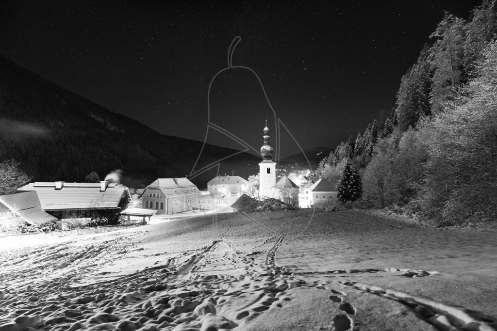 Nachts in Thomatal | Bei Veröffentlichung des Bildes ist eine Namensnennung wie folgt erforderlich: 
Foto: Mostdirn Irmgard Wieser - Realisiert mit Pictrs.com