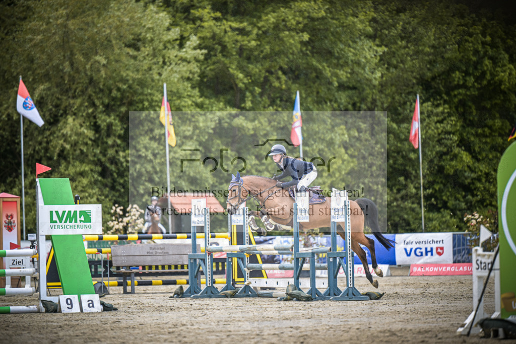 DOS_6559 | Entdecke hochwertige Reitturnierfotos von Foto Oger. Professionell, emotional und authentisch – jetzt Lieblingsmomente im Shop bestellen.Deutschlandweite Turnierfotografie. - Realisiert mit Pictrs.com