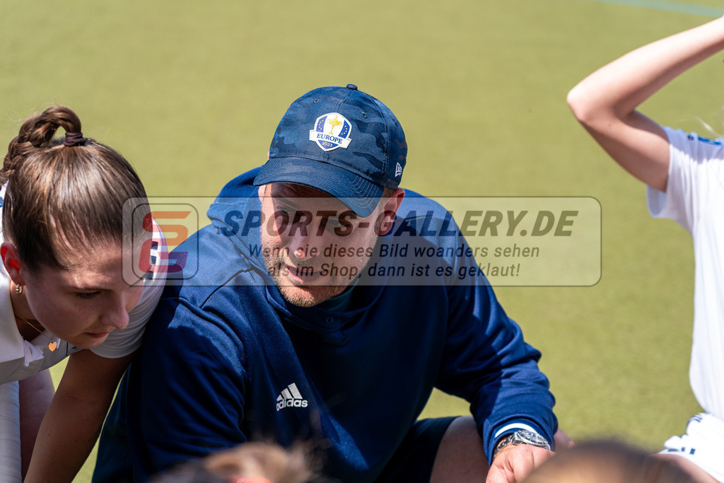 HK_20240511_903840 | 1.Bundesliga Damen Düsseldorfer HC - Harvestehuder THC am 11.5.2024 Düsseldorfer HC, Düsseldorf , Nico Sussenburger ( Trainer Düsseldorfer HC )