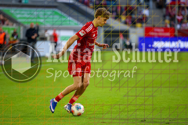10.04.2026, GER, Fussball, Herren, 2. BL, Saison 2025/2026, Fortuna Düsseldorf - Holstein Kiel | Luca Raimund (Fortuna Düsseldorf) in Aktion am Ball, Einzelaktion 
