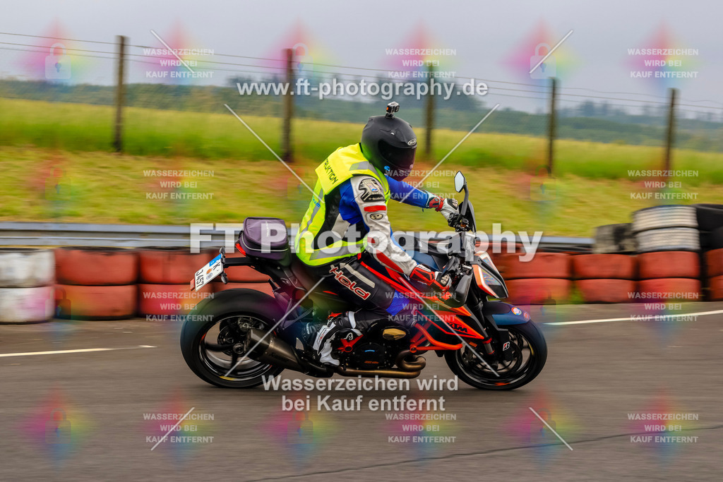 OBK-5553 | Hier findet Ihr Bilder von Touristenfahrten auf der Nürburgring Nordschleife oder von anderen Veranstaltungen die ich besucht habe. Viel Spass beim Durch Schauen 