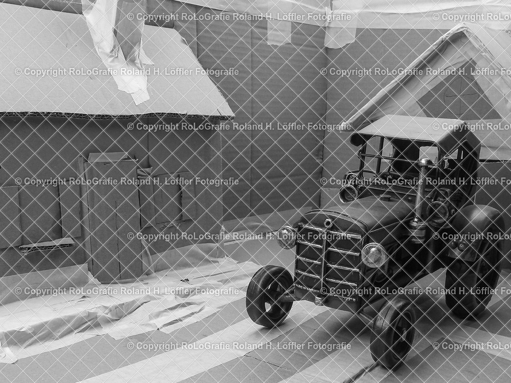 20241105_Modellandschaft mit Fahrzeugen SWoL-5 | Modellfahrzeug in Modellandschaft - Realisiert mit Pictrs.com