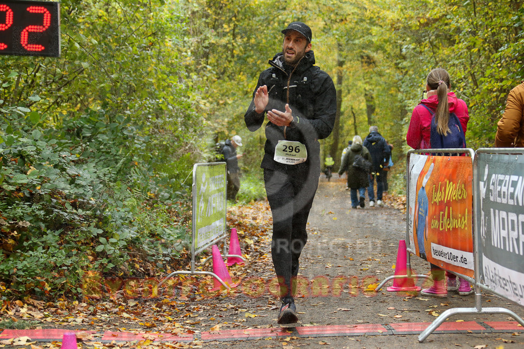 251026_1323_EX1_3290 | Sportfotografie im Rhein-Sieg Kreis, Köln, Bonn, NRW, Rheinland Pfalz, Hessen, etc. Unser Tätigkeitsfeld umfasst den Laufsport vom Volkslauf über den Marathon, Duathlon, Triathon bis zum Ultralauf wie Kölnpfad Ultra oder Schindertrail.