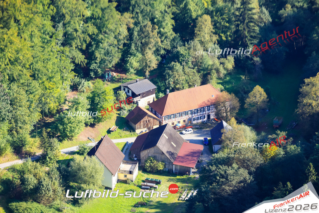 Die Luftaufnahme Herbstmuehle - Weismain wurde vom UL-Flugzeug (keine Drohne) aus fotografiert.Hohe Druck- Auflösung-die Geschenkidee!