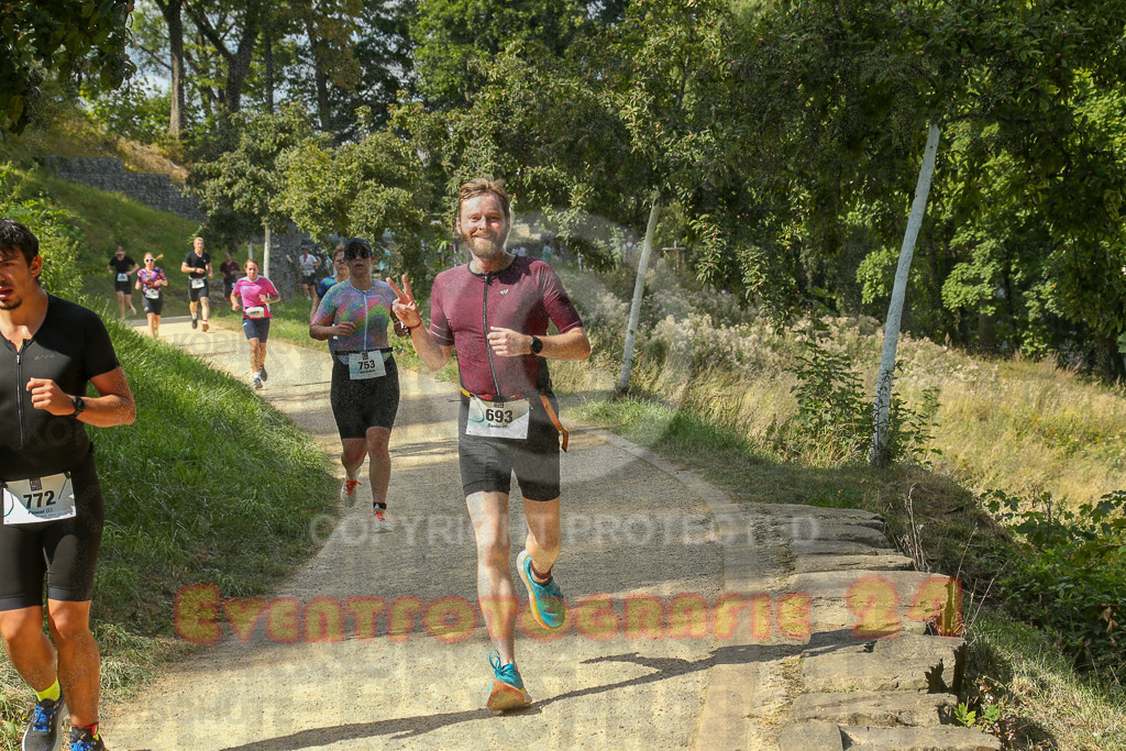 250824_1455_EX1_8019 | Sportfotografie im Rhein-Sieg Kreis, Köln, Bonn, NRW, Rheinland Pfalz, Hessen, etc. Unser Tätigkeitsfeld umfasst den Laufsport vom Volkslauf über den Marathon, Duathlon, Triathon bis zum Ultralauf wie Kölnpfad Ultra oder Schindertrail.